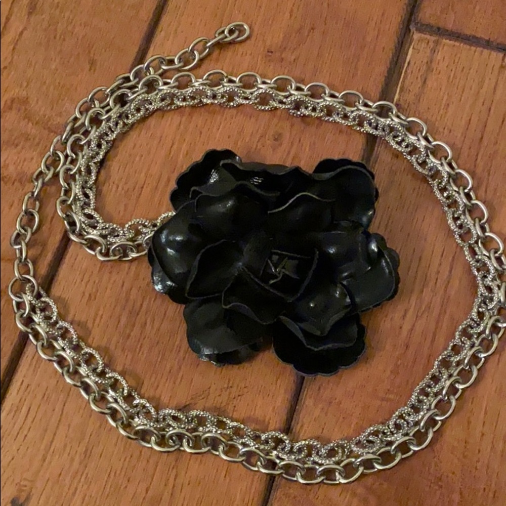 Black flower chain belt